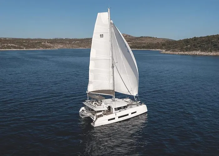 Boatel Naples Angioino